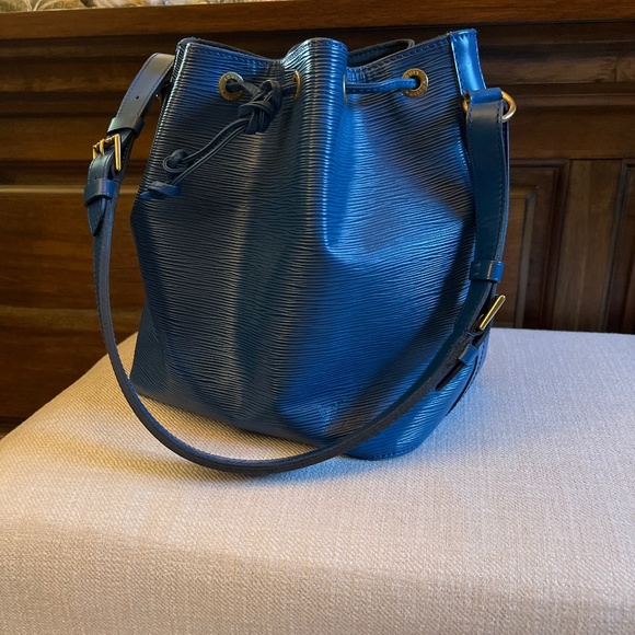 Louis Vuitton Epi Petite Noe - Picture 5 of 9